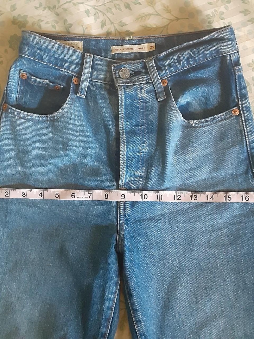 Levi’s Ribcage Jeans - Picture 5 of 7